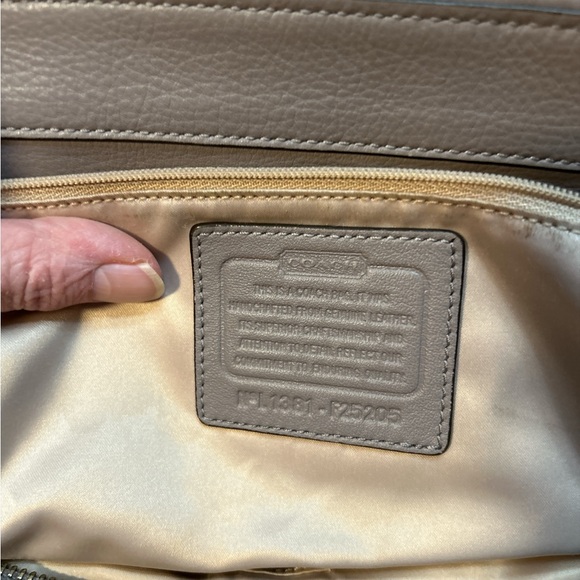 Coach Taylor Alexis Leather Carryall tote in champagne beige. EUC - Picture 2 of 7